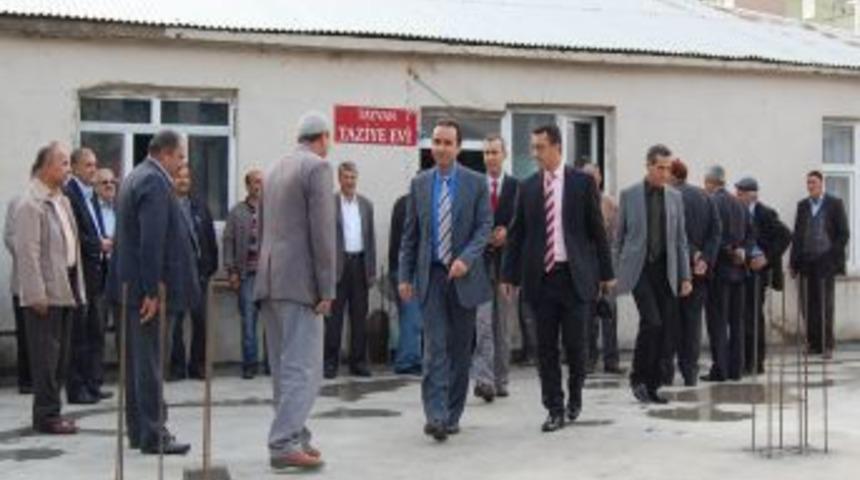 Tatvan Kaymakamı, Il&ccedil;edeki Taziye Evlerini Gezdi