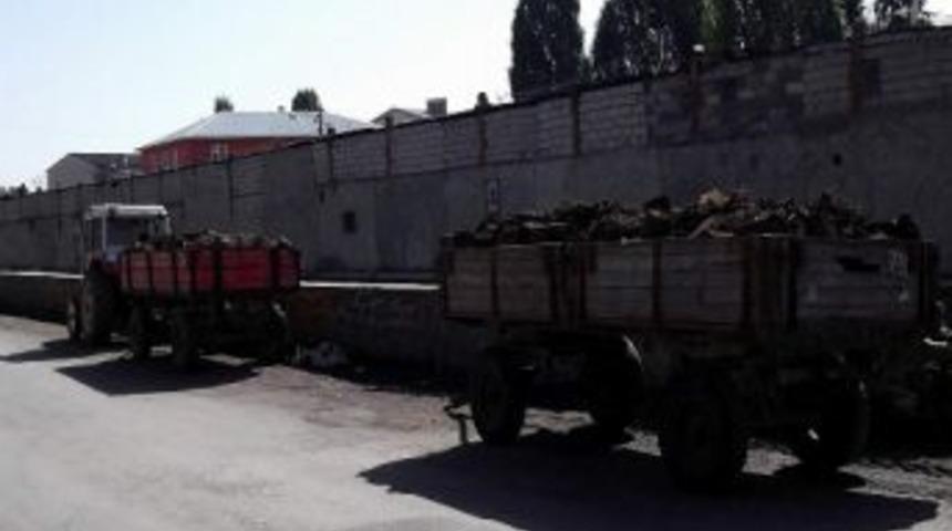 Kars&rsquo;ta Vatandaşların Vaz Ge&ccedil;ilmez Yakacağı Tezek Satışları Başladı