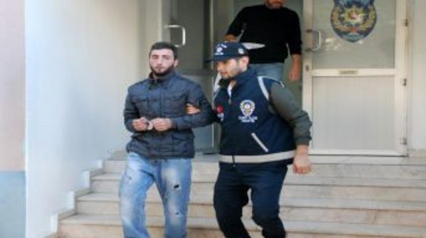 Kız Meselesi Y&uuml;z&uuml;nden Sorun Yaşadığı Arkadaşının Babasını Yaraladı