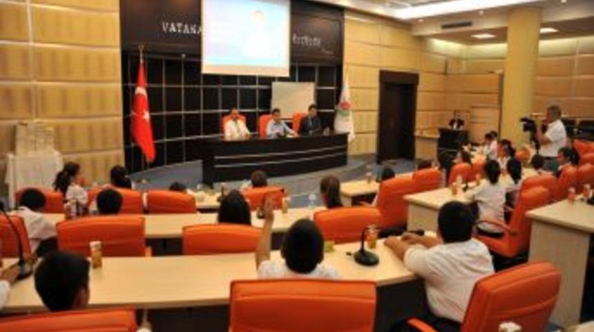 Başkan T&uuml;t&uuml;nc&uuml;, Yerel Y&ouml;netimler Dersi Verdi