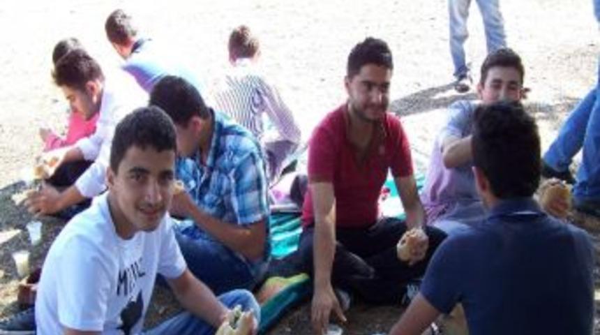 Sıla &Ouml;ğrenci Yurdu Piknikte Buluştu