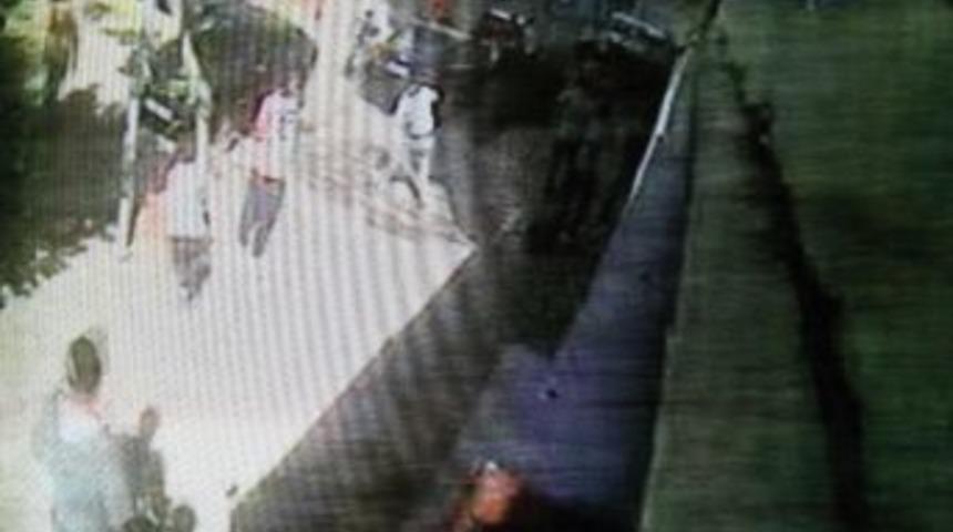 Adana'da Taraftar Ter&ouml;r&uuml; G&uuml;venlik Kamerasında