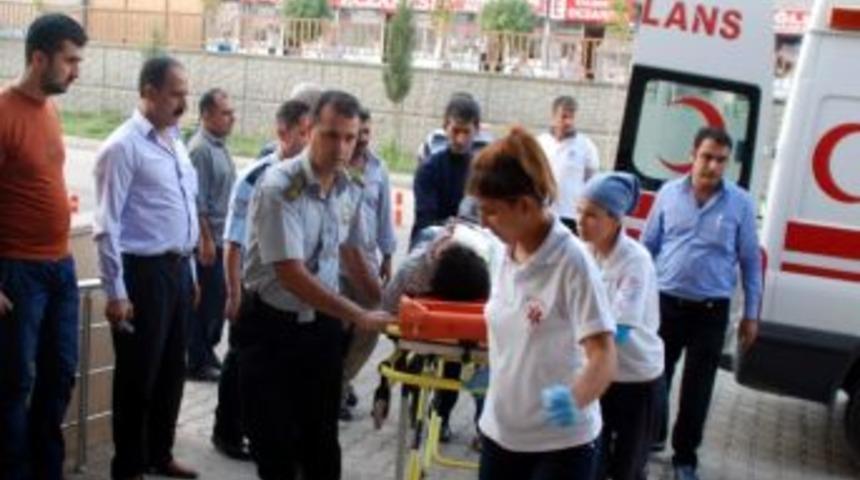 Kahta'da Trafik Kazası: 2 Yaralı