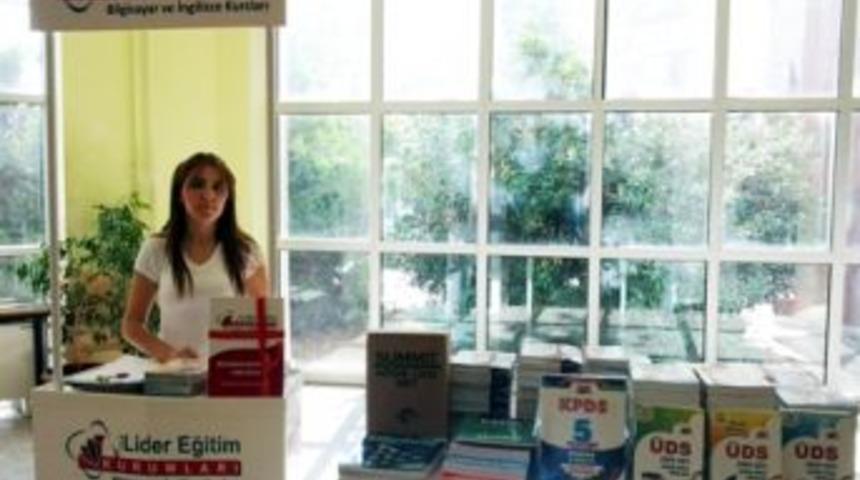 Tek Lider'den AD&Uuml;'l&uuml; &ouml;ğrenciler i&ccedil;in stand