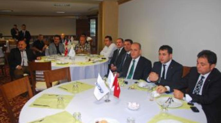 Bank Asya Genel m&uuml;d&uuml;r&uuml; Adana'da