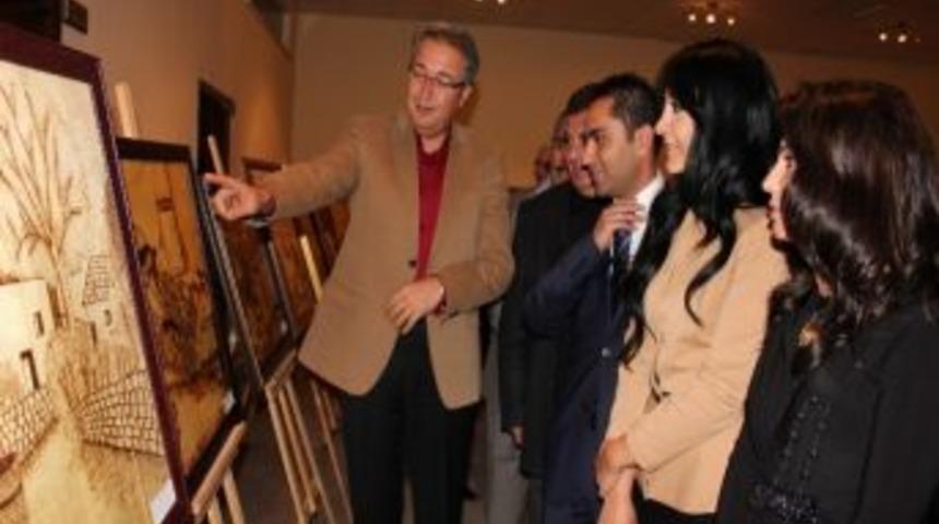 Geleneksel Ahşap Yakma Sergisi , &Uuml;nver Tarafından A&ccedil;ıldı