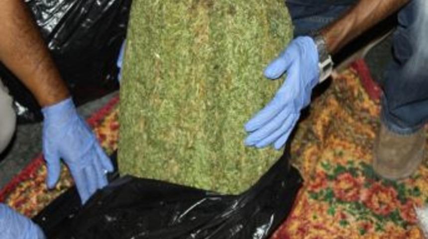 Uyuşturucu Ticareti Yapan 13 Kişi Tutuklandı