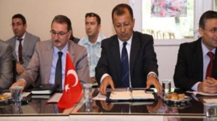 İzmir Tarımı Bademli&rsquo;de Masaya Yatırıldı