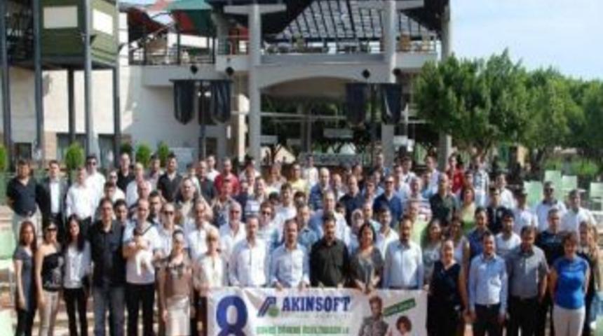 Akınsoft &Ccedil;&ouml;z&uuml;m Ortaklarını &Ouml;d&uuml;llendirdi