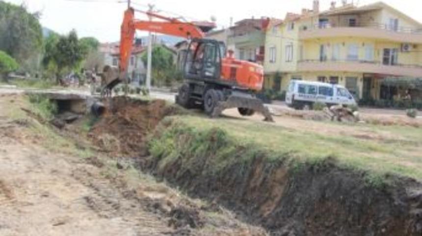 Burhaniye&rsquo;de Hocazade Deresi Islah Ediliyor