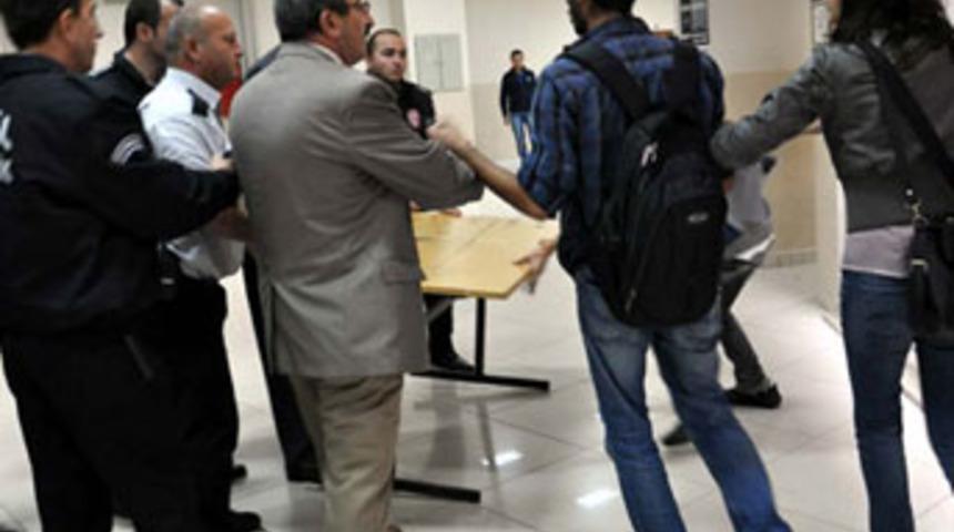 &Ouml;ğrenciler &ouml;zel g&uuml;venlik&ccedil;ileri &ccedil;ayla haşladı