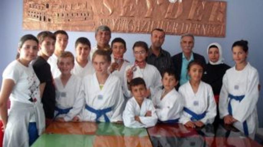 Minik Sporculardan Sey-der'e Ziyaret