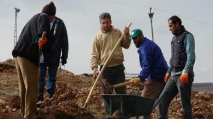 Ağa&ccedil;landırma Ve &Ccedil;evre D&uuml;zenleme &Ccedil;alışmaları Devam Ediyor