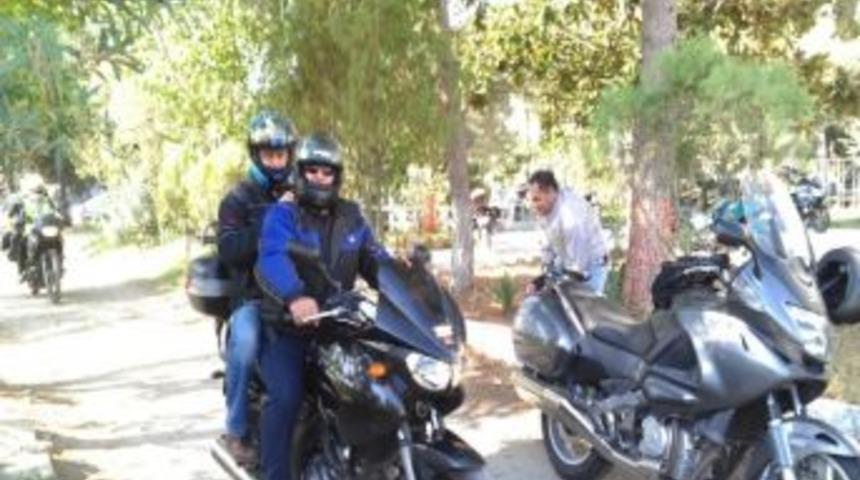 Motor Tutkunları, Edremit&rsquo;te Yaza Veda Kampı'nda Buluştu