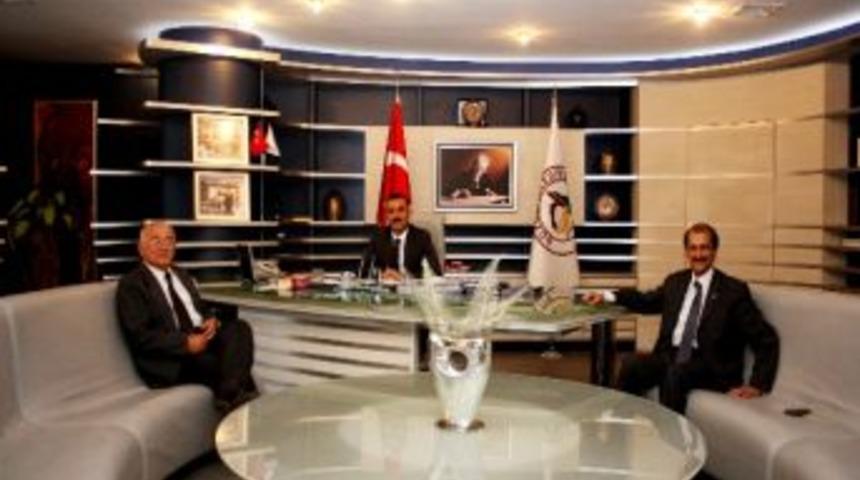 D&uuml;zce Eski Valileri Cengiz Bulut Ve Halil Nimetoğlu Başkan Bayram&rsquo;ı Ziyaret Etti