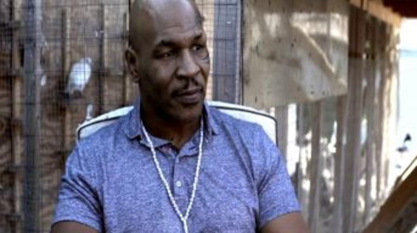 Mike Tyson Tespihini Boynunda Taşıyor