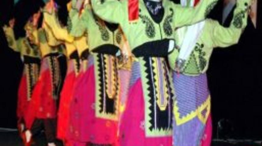 Halk Dansları Topluluğu Yeni &Uuml;yelerini Bekliyor