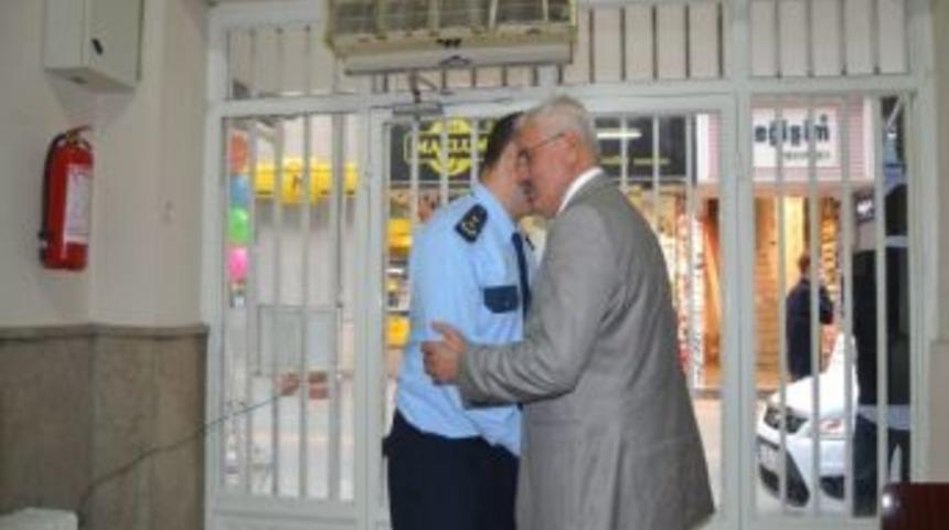 Ak Parti Adapazarı İl&ccedil;e Başkanı Mustafa Ak, İl&ccedil;e Emniyet M&uuml;d&uuml;rl&uuml;ğ&uuml;n&uuml; Ziyaret Etti