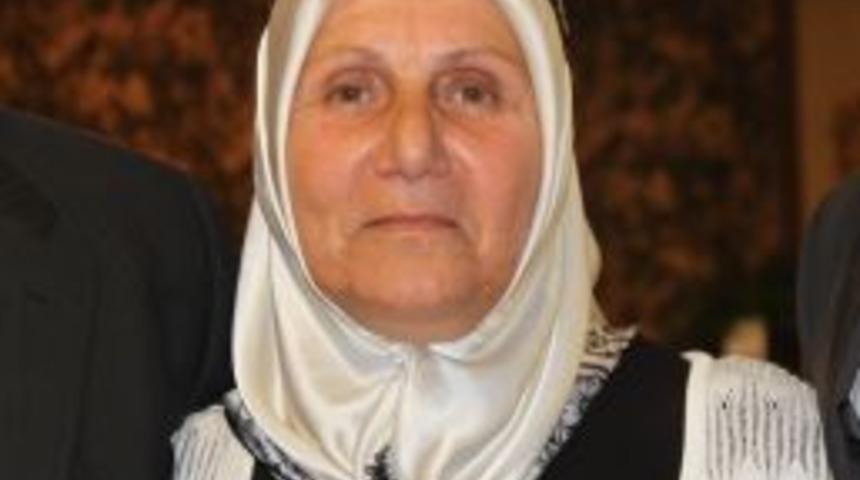 Evinin &Ouml;n&uuml;nde Otururken Maganda Kurşunuyla Yaralandı