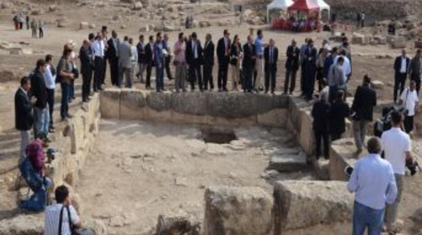 Karkamış Antik Kenti Kamuoyuna Tanıtıldı