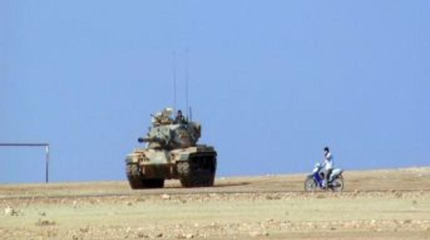 Genelkurmay Başkanı Suru&ccedil;'a Geldi, Sınırda Tank Tatbikatı Yapıldı