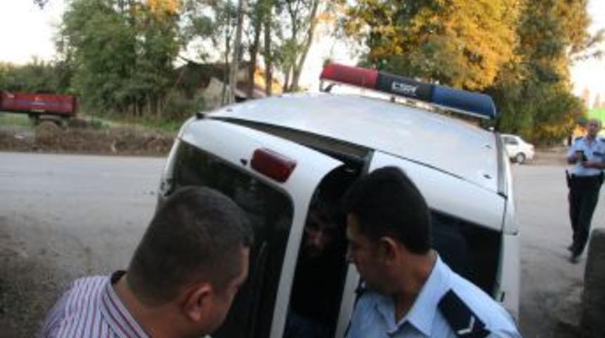 Polis, 'dur' Ihtarına Uymayan Firari Ve Arkadaşlarını Armut Bah&ccedil;esinde Aradı