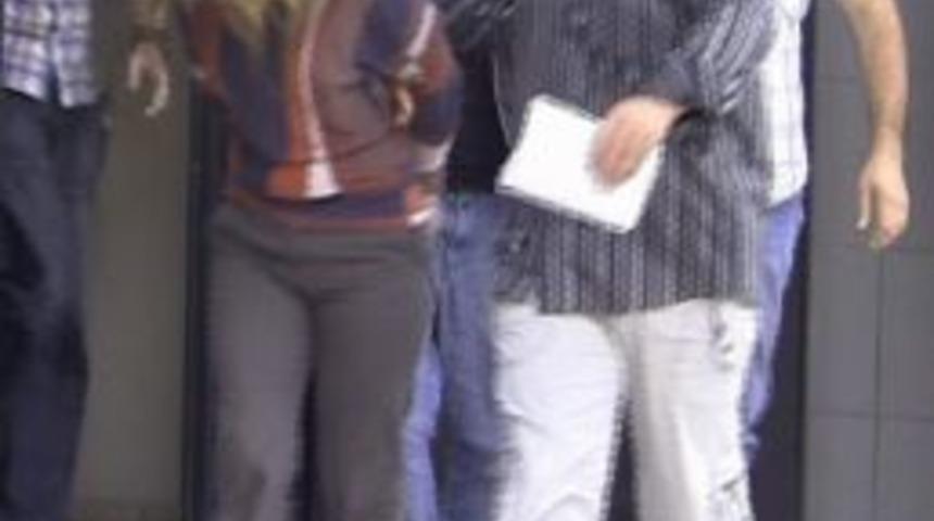 Gece &Ccedil;aldılar Sabah Kuyumcuda Bozdurdular