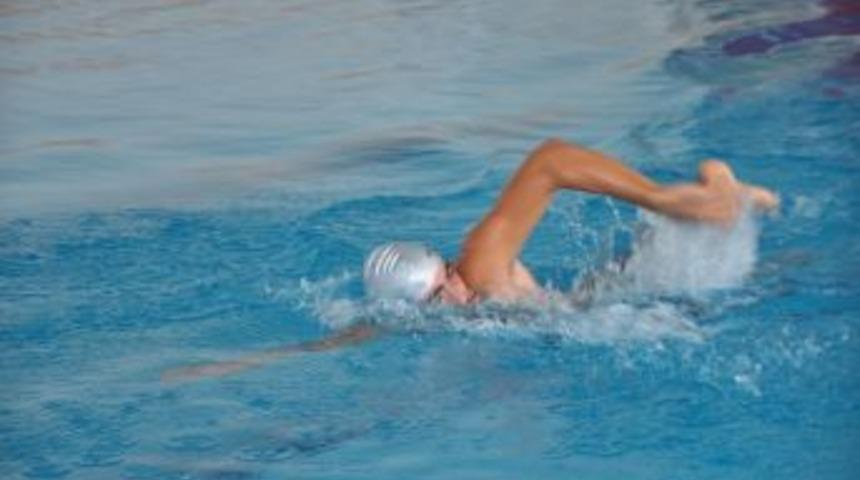 Rauf Denktaş Kapalı Y&uuml;zme Havuzu Ve Spor Merkezi&rsquo;ne Kayıtlar Başladı