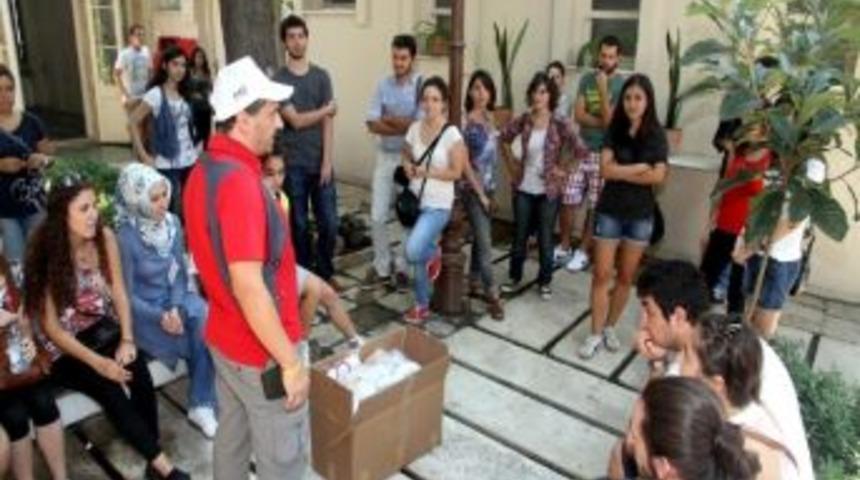 Mimarlık &Ouml;ğrencileri Konak'ta Mekan Bulmaca Oyunu Oynadı