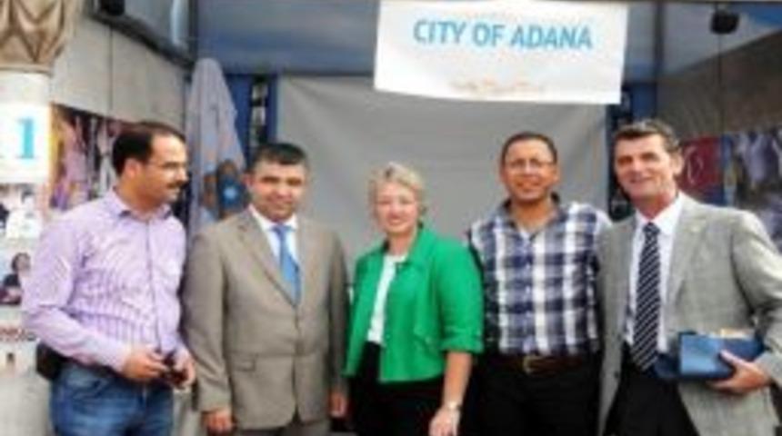 Houston Belediye Başkanı Abd&rsquo;deki B&uuml;y&uuml;kşehir Standında