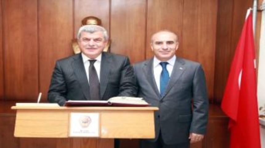Başkan Karaosmanoğlu İl Emniyet M&uuml;d&uuml;r&uuml;'n&uuml; Ziyaret Etti