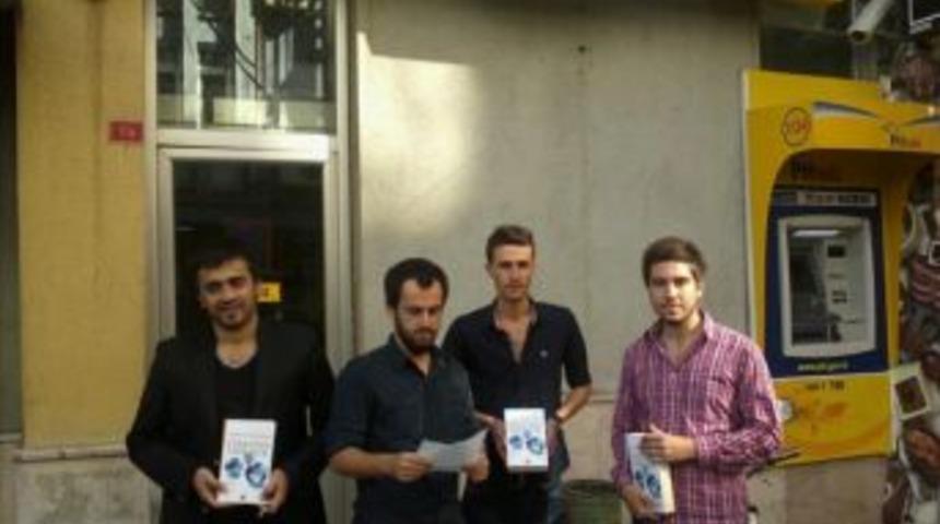 SAÜ’lü Öğrenciler Kılıçdaroğlu’na Davutoğlu’nun Kitabını Gönderdi