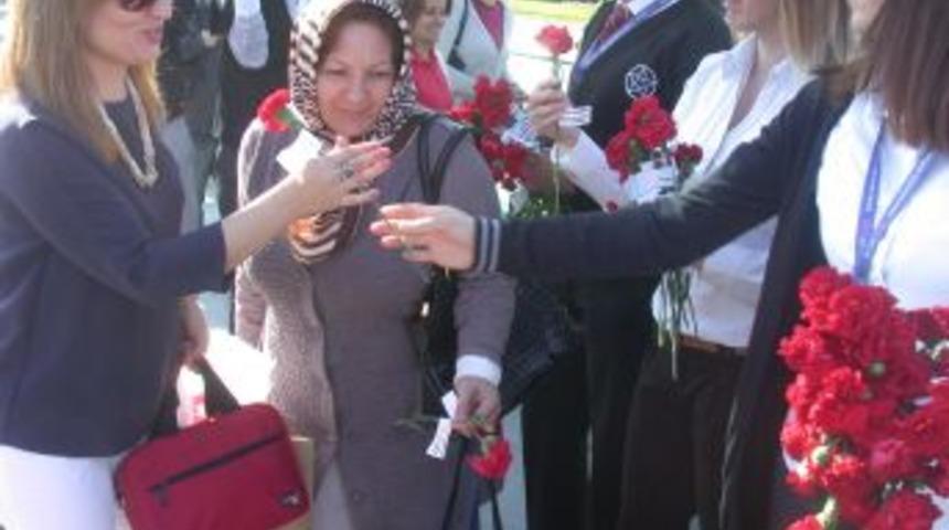 SAM-ULAŞ, Ikinci Yılını Karanfillerle Kutladı