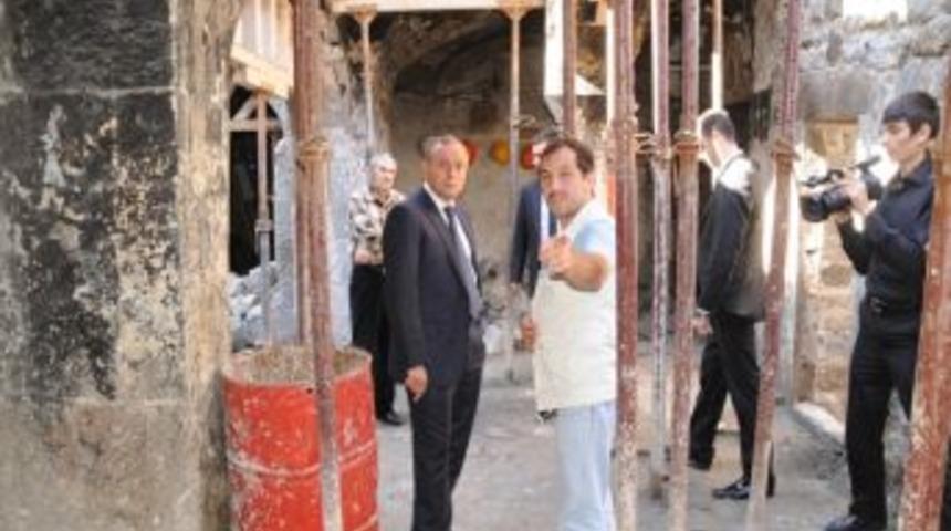 Vali Kızılcık, Alacahan&rsquo;daki Restorasyonun Hızlandırılmasını Istedi