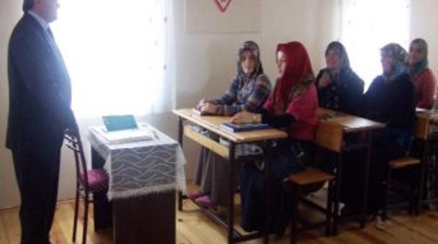 M&uuml;ft&uuml; Erkan&rsquo;dan Kur&rsquo;an Kurslarına Ziyaret