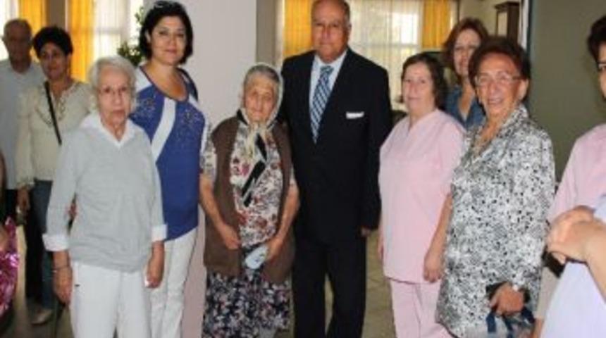 Kızılay&rsquo;dan Yaşlılara Ziyaret