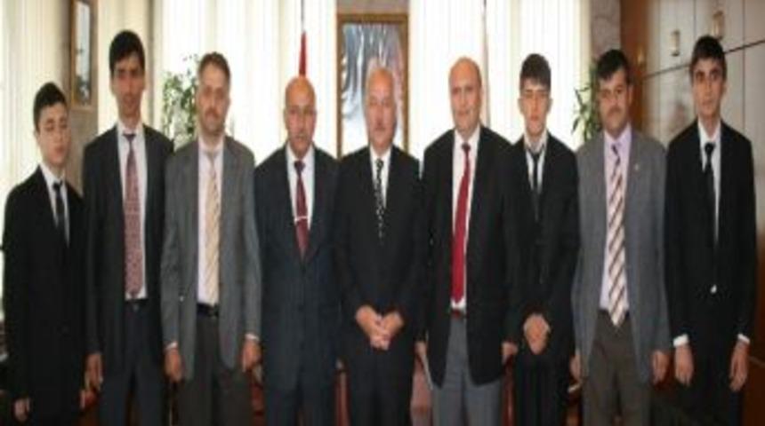 İmam-hatip Liseleri Mezunları Ve Mensupları Derneği&rsquo;nden, Zonguldak Belediye Başkanı Akdemir&rsquo;e Ziyaret