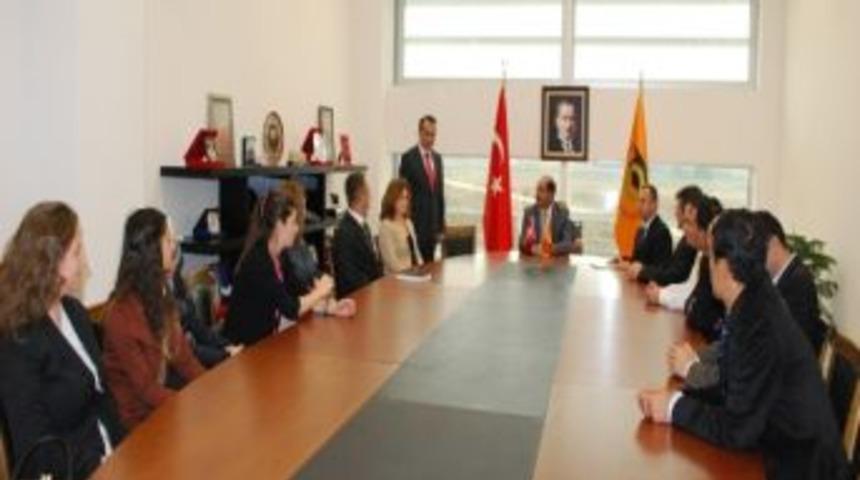 Nk&uuml;&rsquo;den Eğitim Programına Katılan &Ouml;ğretmenlere Başarı Belgesi