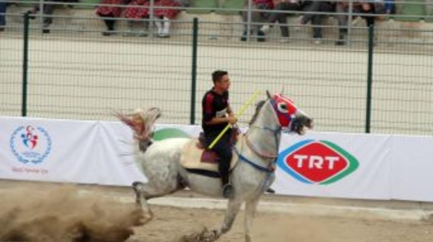 Geleneksel Sporlar Festivali Denizli&rsquo;de Ciritle Başladı
