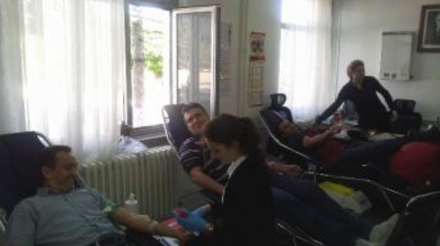 Termik İş&ccedil;ilerinden Kan Bağışı