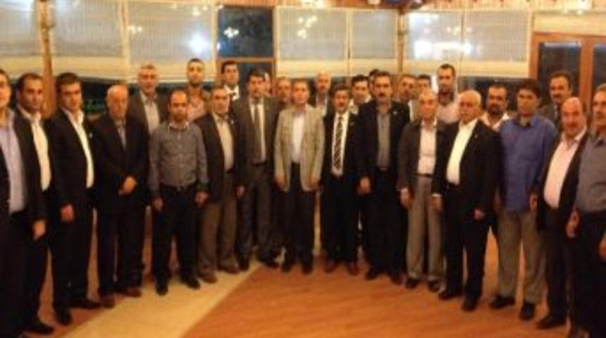 Ak Parti Şehitkamil İl&ccedil;e Y&ouml;netimi Mahalle Muhtarlarıyla Yemekte Buluştu