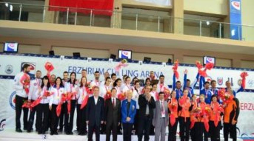 Curlingte Şampiyon T&uuml;rkiye...
