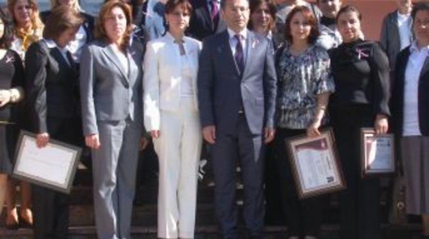 Kadın Sağlığı Eğitim Projesi'nde G&ouml;rev Alan Hemşirelere Sertifikaları Verildi