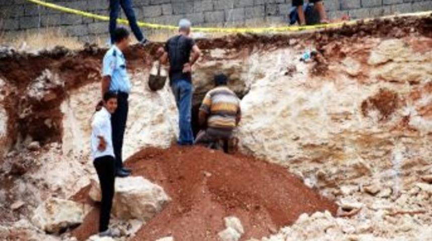 Kırıkhan'da Kaya Mezar Bulundu