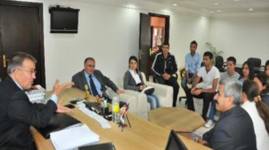Yurt &Ouml;ğrencilerinden Başkan Oğul&rsquo;a Teşekk&uuml;r Ziyareti