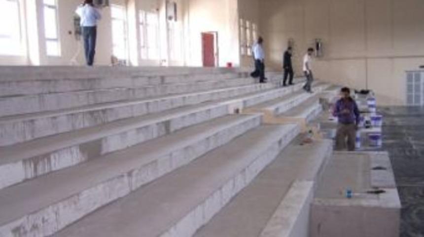 Saray İl&ccedil;esi Spor Toto Spor Salonu İnşaatı Devam Ediyor