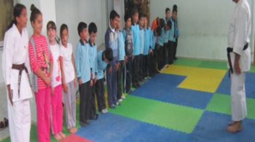 &Ouml;zel Ceyhan&rsquo;da Sosyal Kul&uuml;p &Ccedil;alışmaları Başladı