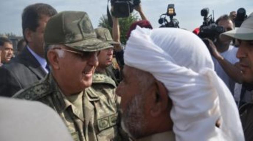 Genelkurmay Başkanı &Ouml;zel, Sınır Birliklerinde Inceleme Ve Denetlemede Bulundu