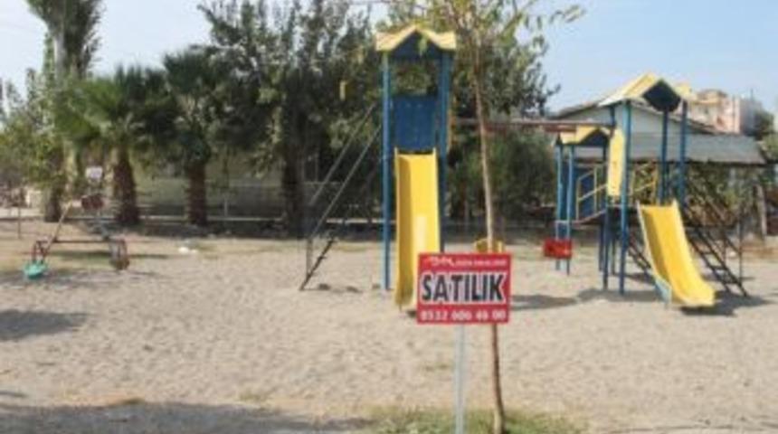 Seferihisar'da Satılık Belediye Parkı
