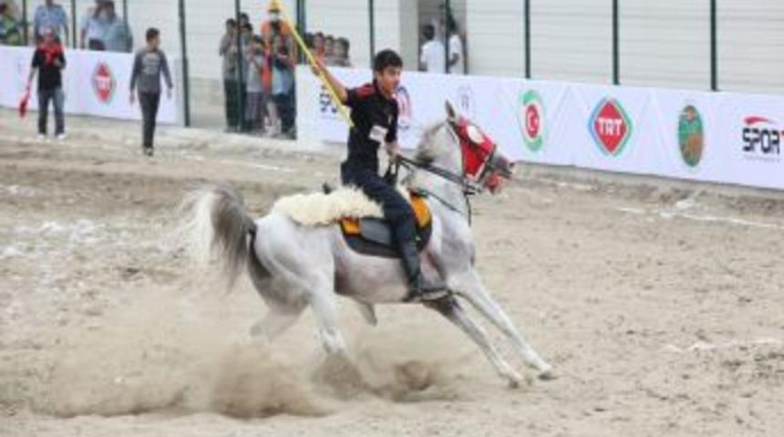 Sivaslı Cirit&ccedil;iler, Erzurumluları Yendi